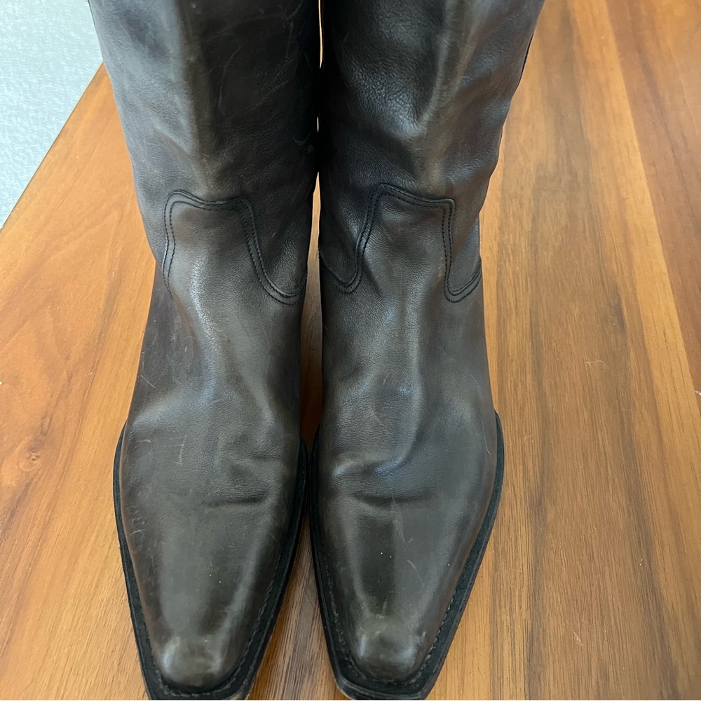 Hot deal! Gorgeous Vero Cuoio boots dark gray barely worn - pull on